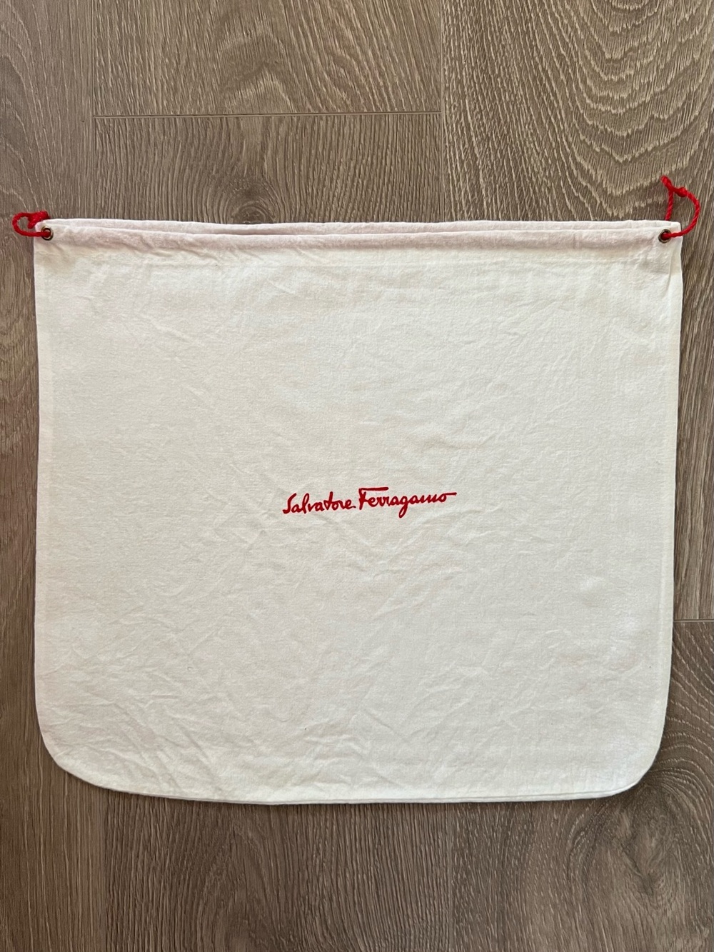 Salvatore Ferragamo dust bag (C561)